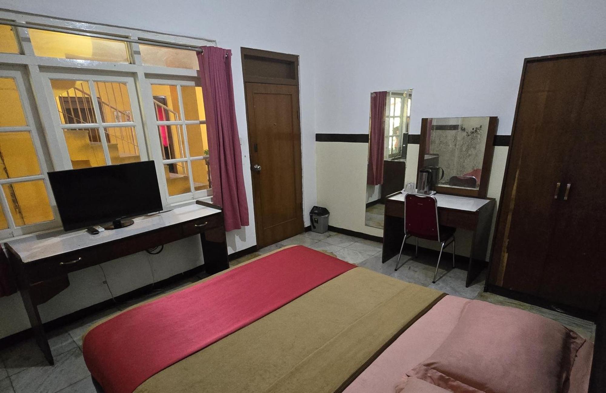 Hotel Tugu Asri Jakarta Kültér fotó